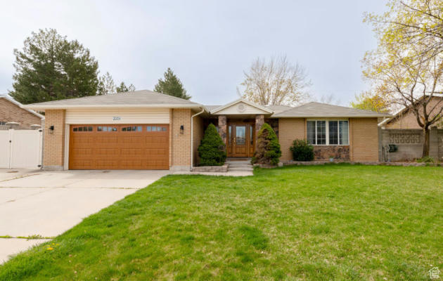 2084 E LONSDALE DR, COTTONWOOD HEIGHTS, UT 84121 - Image 1